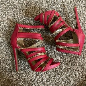 Red zipper detailed heels (6)